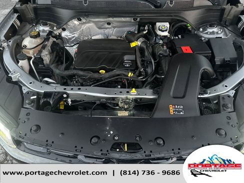 Used 2024 Chevrolet Trax RS w/ Sunroof Package FWD image 23