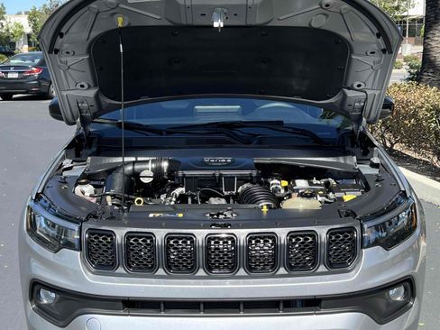Used 2023 Jeep Compass Latitude AWD/4WD image 21