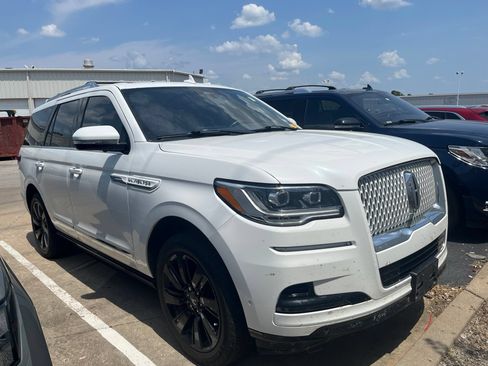 Used 2023 Lincoln Navigator Reserve AWD/4WD image 5