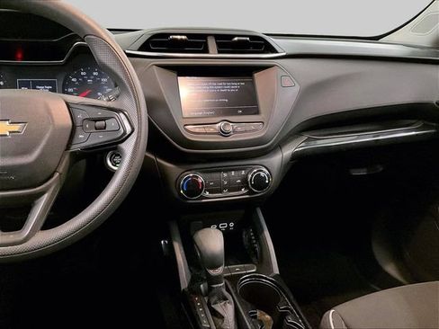 Used 2022 Chevrolet TrailBlazer LT FWD image 6