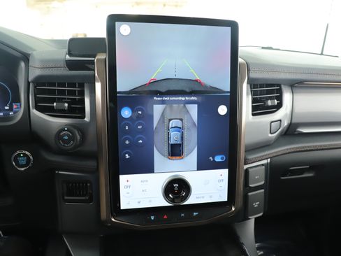 Used 2025 Ford F150 Lightning Lariat image 22