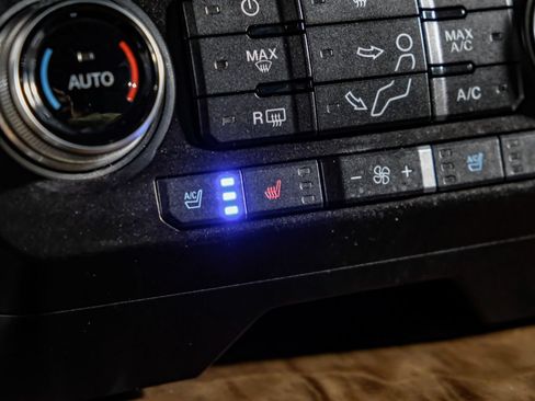 Used 2019 Ford F250 Limited w/ FX4 Off-Road Package AWD/4WD image 24