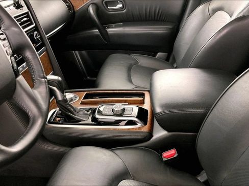 Used 2024 Nissan Armada SL w/ Captain's Chairs Package AWD/4WD image 18