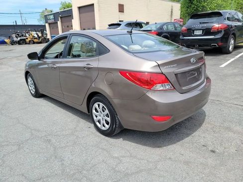 Used 2012 Hyundai Accent GLS FWD image 7