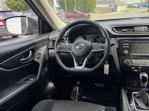 Used 2017 Nissan Rogue S AWD/4WD image 26