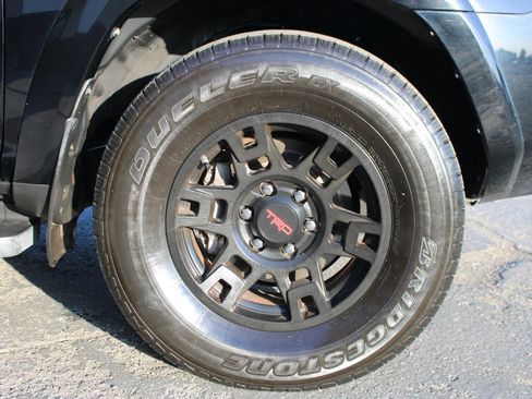 Used 2018 Toyota 4Runner SR5 Premium RWD image 7