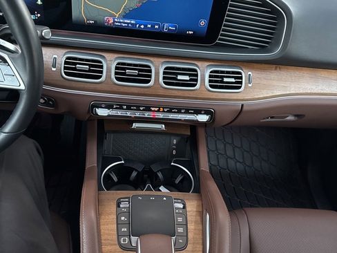 Used 2025 Mercedes-Benz GLE 350 4MATIC image 9