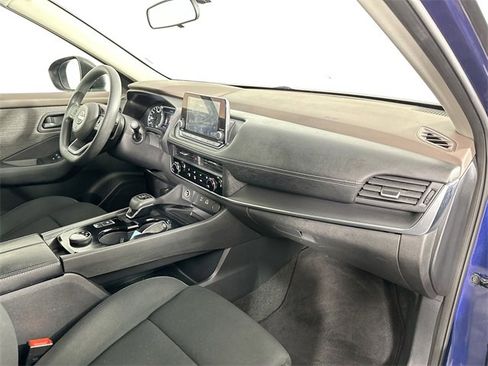 Used 2023 Nissan Rogue S image 27