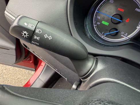 Used 2021 Toyota Venza Limited image 34