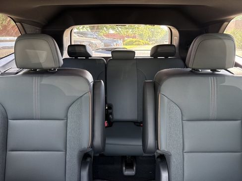 New 2026 GMC Acadia AT4 w/ Luxury Package AWD/4WD image 17