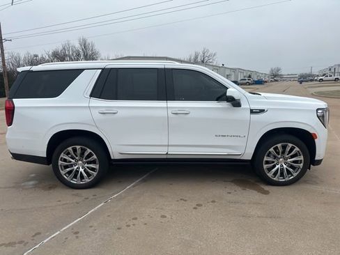 Used 2023 GMC Yukon Denali w/ Denali Reserve Package image 6