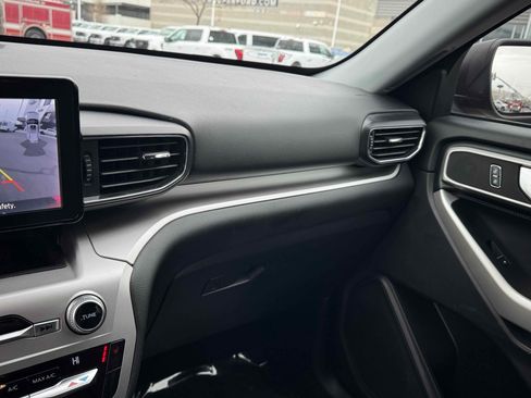 Certified 2021 Ford Explorer XLT w/ Equipment Group 202A image 22