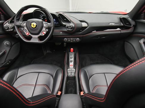 Used 2019 Ferrari 488 Spider Rosso Corsa image 12