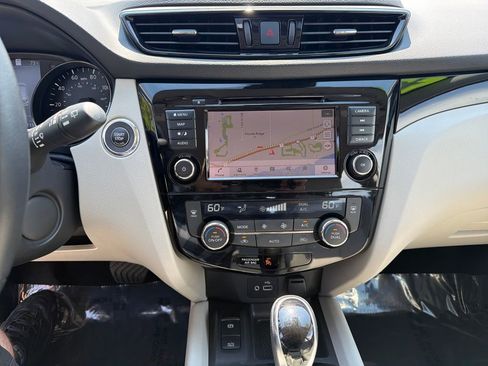 Certified 2022 Nissan Rogue Sport SL FWD image 26
