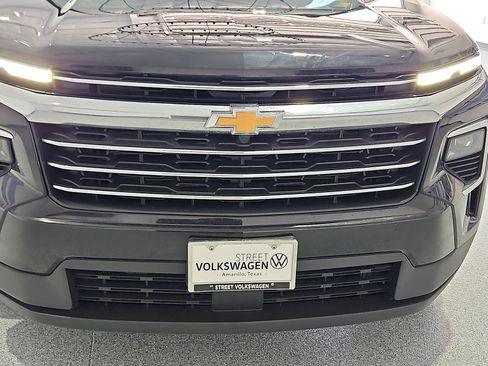 Used 2025 Chevrolet Traverse LT FWD image 10