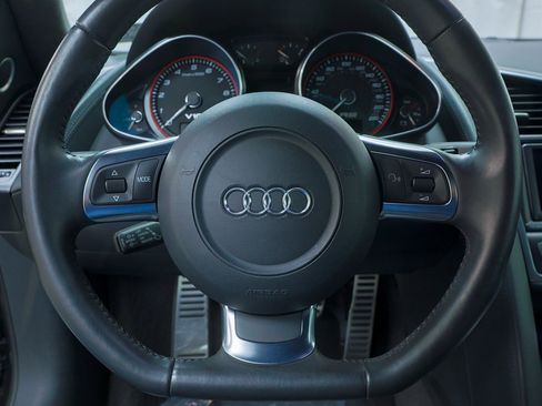 Used 2011 Audi R8 V10 image 65