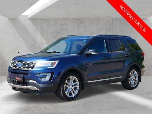 Used 2017 Ford Explorer XLT w/ Equipment Group 202A AWD/4WD image 6