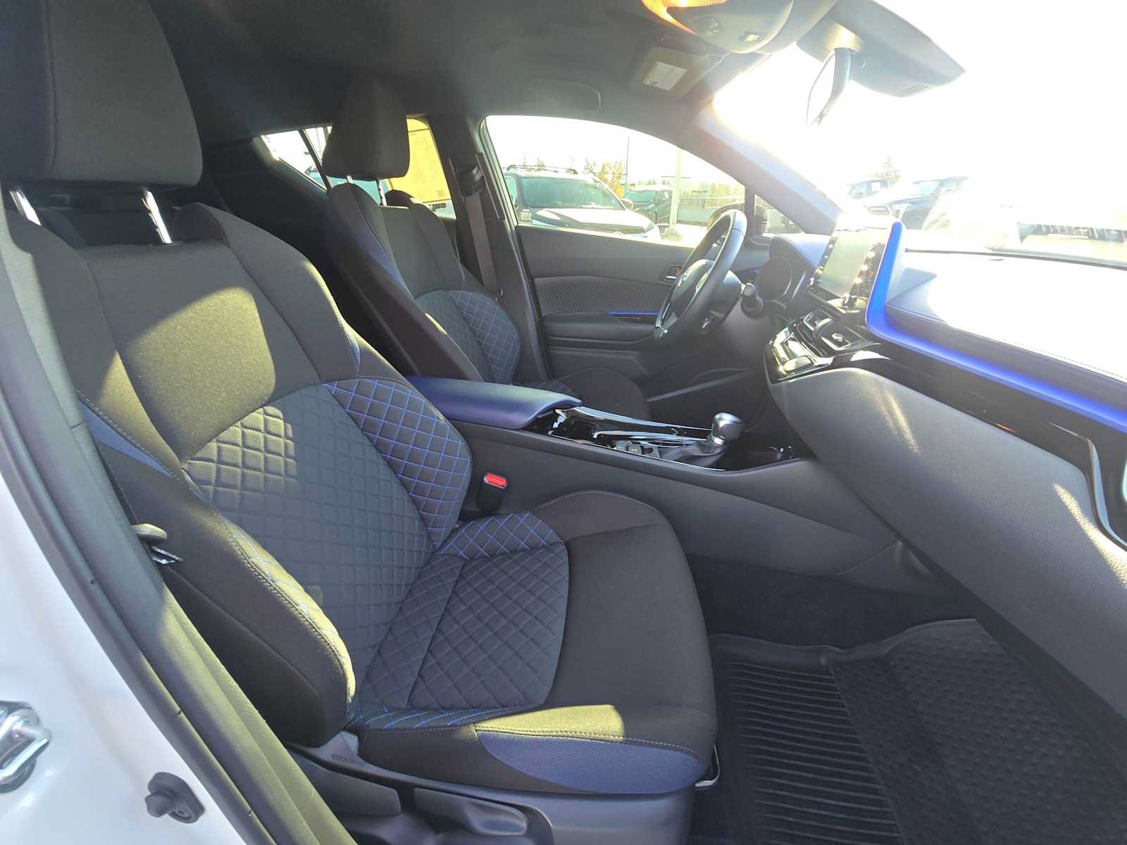 Used 2020 Toyota C-HR XLE FWD image 11