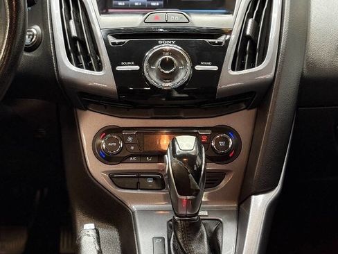 Used 2014 Ford Focus Titanium image 11