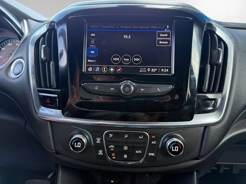 Used 2023 Chevrolet Traverse LT FWD image 10