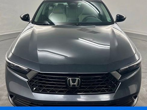 Certified 2025 Honda Accord SE image 2