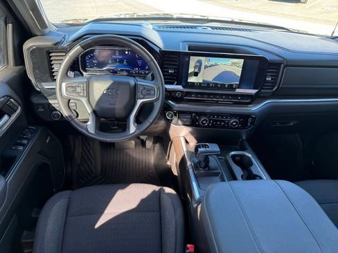 Used 2023 Chevrolet Silverado 1500 RST image 2