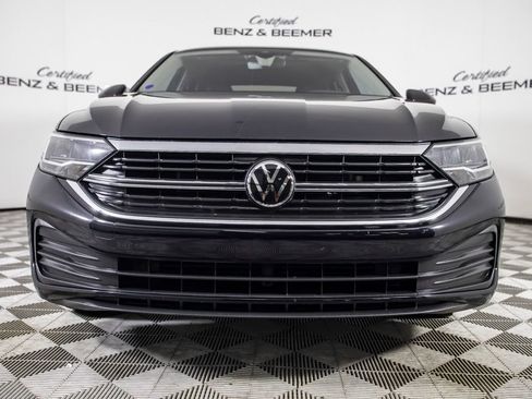 Used 2024 Volkswagen Jetta SE FWD image 4