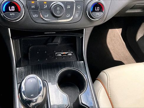 Used 2017 Chevrolet Impala Premier w/ Enhanced Convenience Package image 24