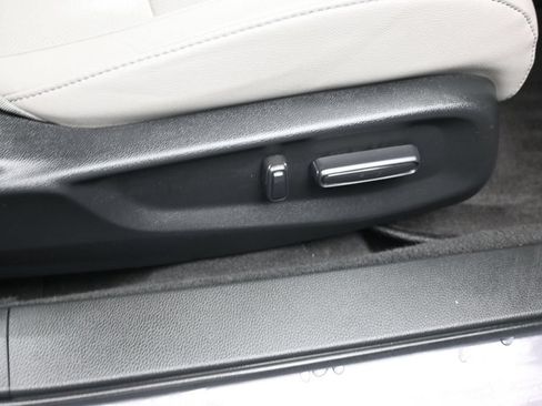 Used 2019 Honda Accord Touring image 18