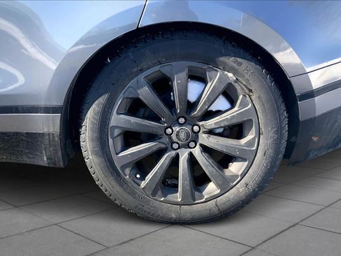 Used 2018 Land Rover Range Rover Velar R-Dynamic SE image 11