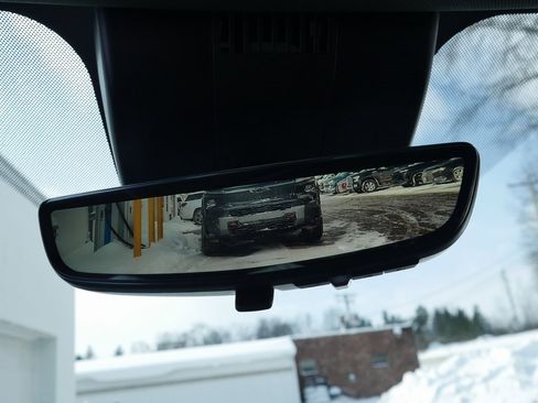 Used 2025 Chevrolet Tahoe High Country image 14