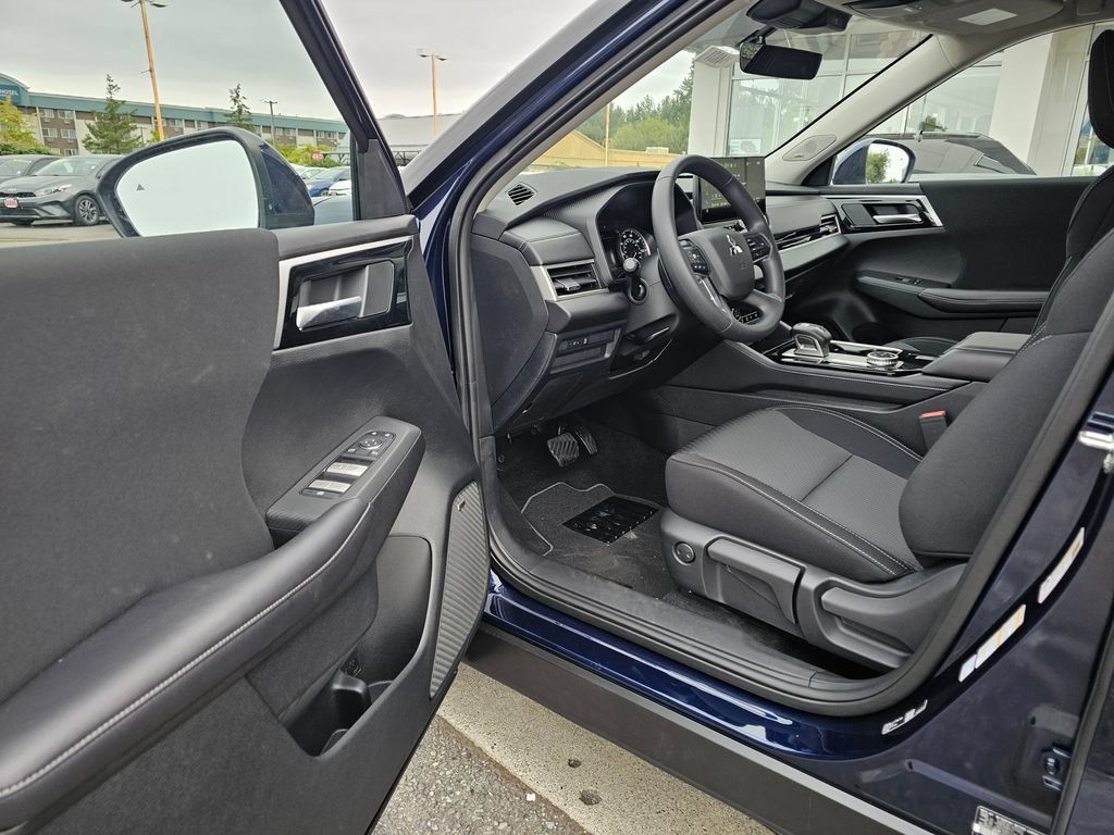 New 2026 Mitsubishi Outlander ES AWD/4WD image 14