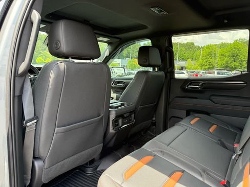 Used 2023 GMC Sierra 1500 AT4 w/ Technology Package AWD/4WD image 25