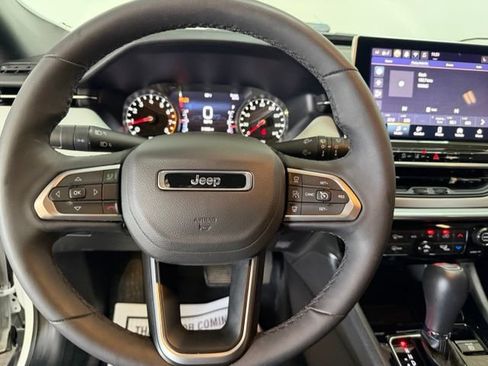 Certified 2025 Jeep Compass Limited AWD/4WD image 26