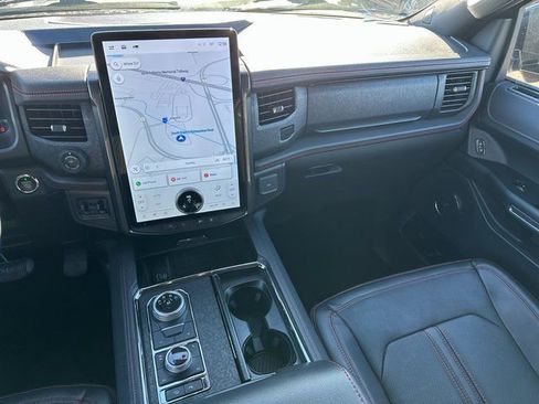 Used 2022 Ford Expedition Max Limited image 19