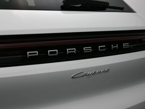 New 2026 Porsche Cayenne Base image 14