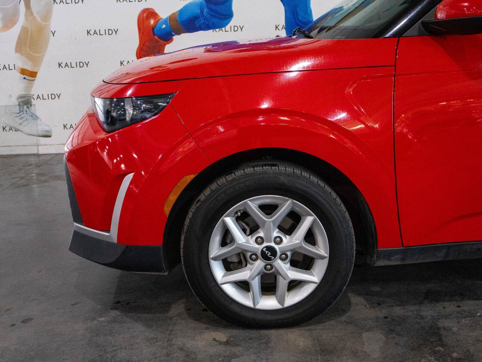 Used 2023 Kia Soul LX w/ Option Group 015 FWD image 15