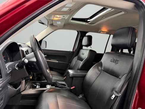 Used 2012 Jeep Liberty Limited Jet image 27