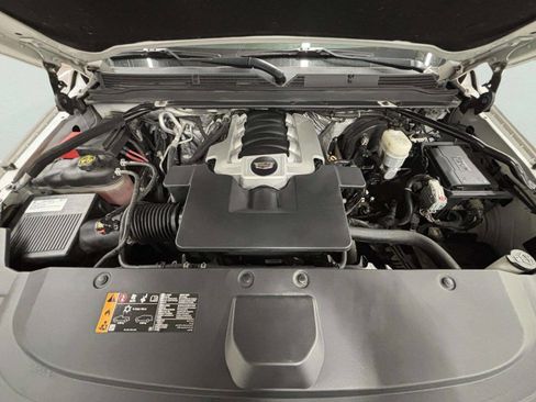 Used 2017 Cadillac Escalade Premium Luxury image 9