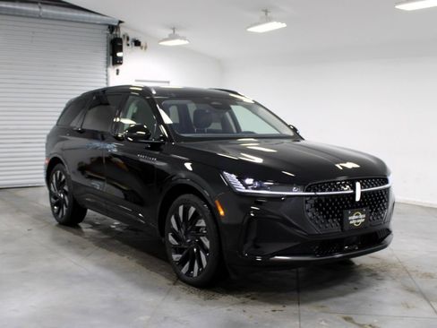 New 2026 Lincoln Nautilus Reserve w/ Jet Appearance Package image 2