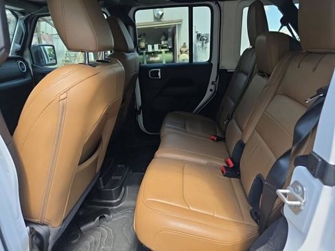 Used 2021 Jeep Wrangler Unlimited Sahara image 19