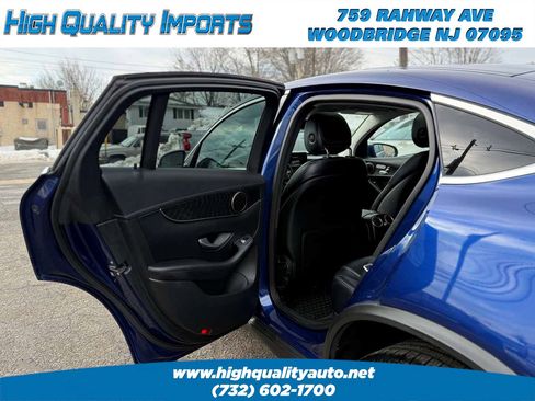 Used 2017 Mercedes-Benz GLC 300 4MATIC Coupe image 18