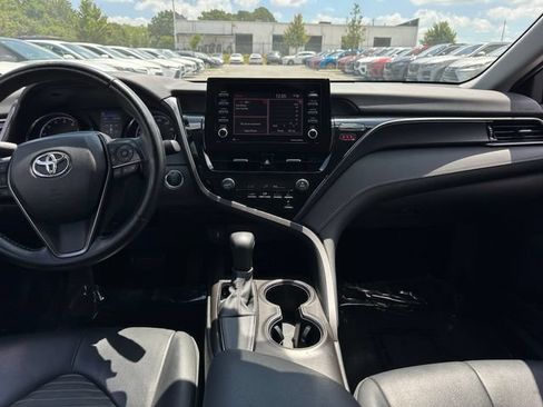 Used 2021 Toyota Camry SE w/ Convenience Package FWD image 16
