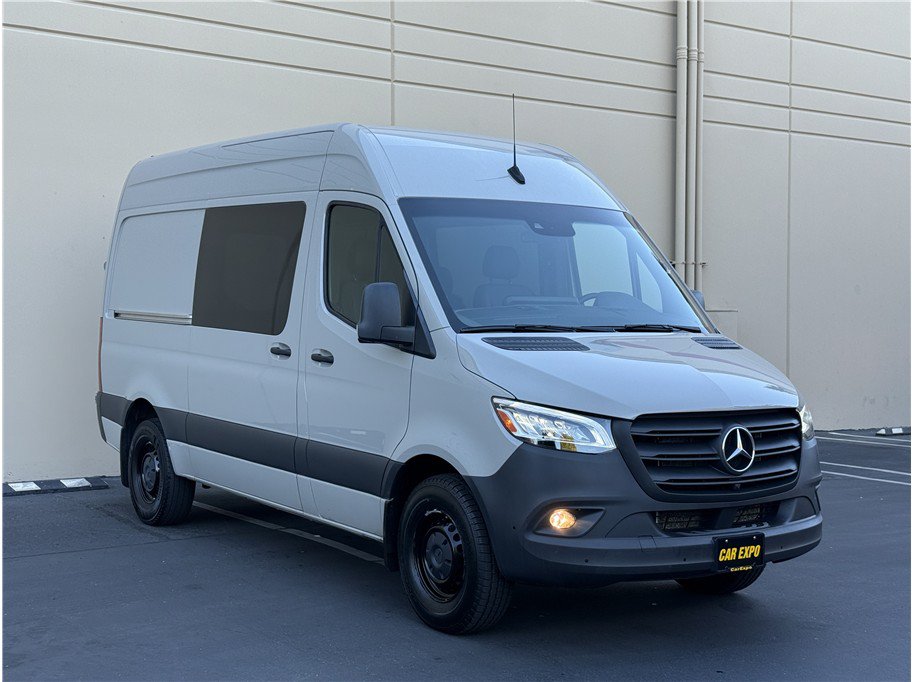 Used 2024 Mercedes-Benz Sprinter 2500 image 2