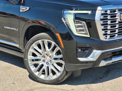 New 2026 GMC Yukon XL Denali w/ Denali Reserve Package image 6