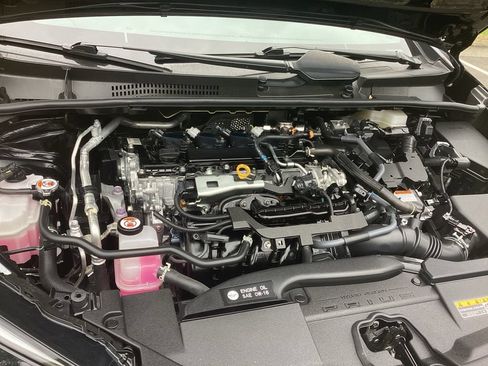 Used 2025 Toyota Prius XLE AWD/4WD image 23