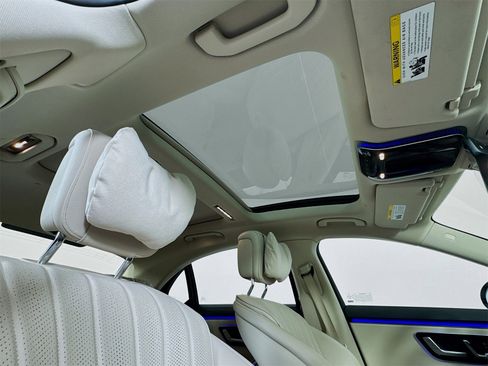 Used 2023 Mercedes-Benz S 500 S 500 image 21