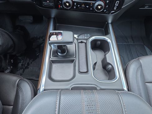 Used 2024 Chevrolet Silverado 1500 High Country w/ High Country Premium Package image 26