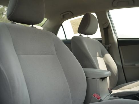 Used 2011 Toyota Corolla LE FWD image 13
