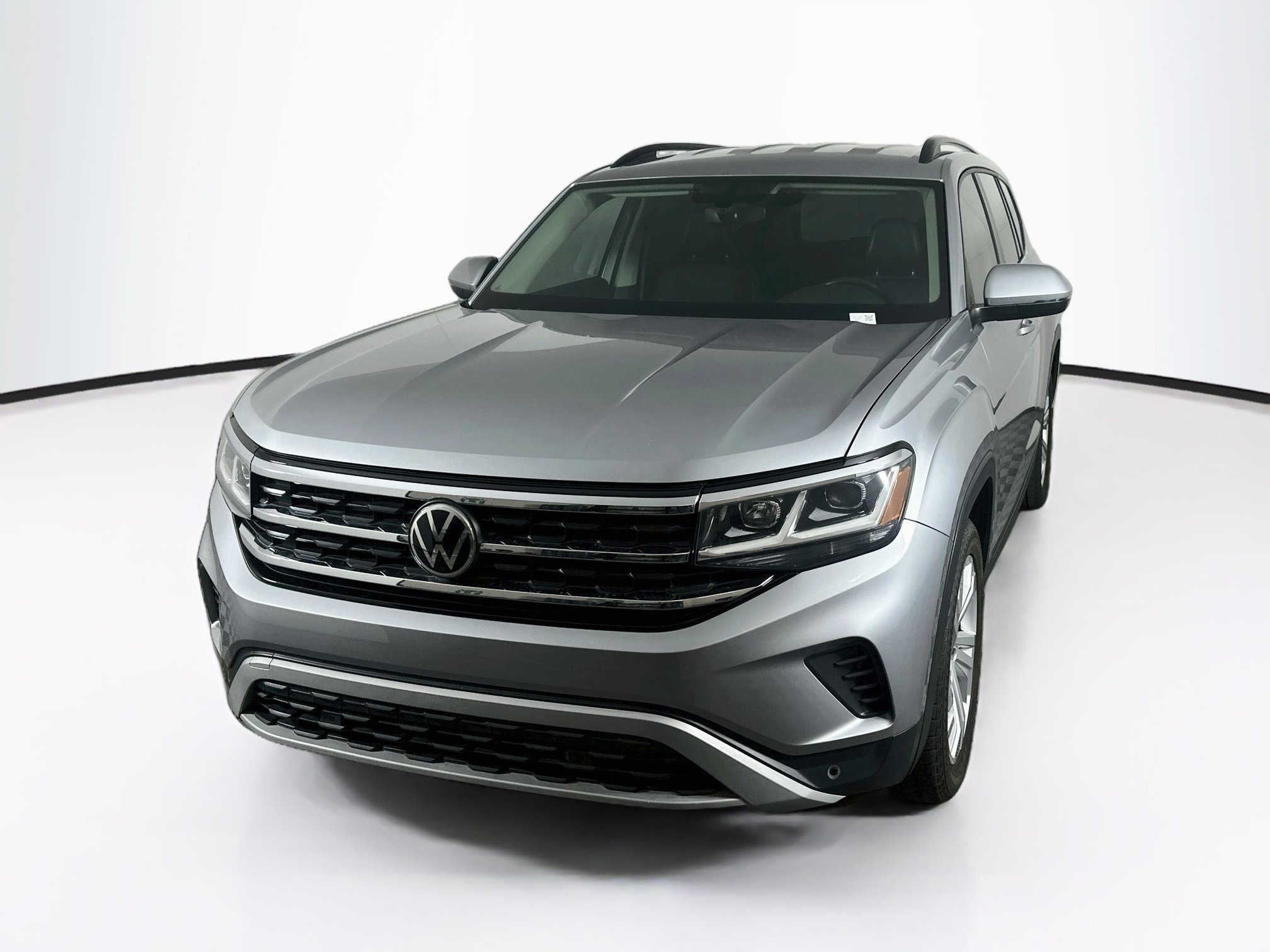 Used 2021 Volkswagen Atlas SE w/ Towing Package FWD image 3